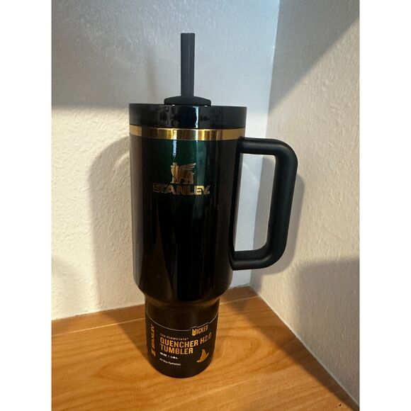 Stanley H2.0 Flowstate Quencher Tumbler Elphaba For Good 40 Oz NWT - Picture 2 of 7